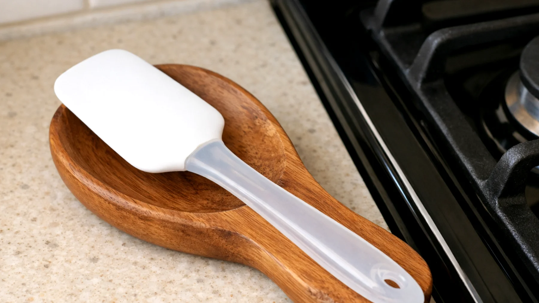 Come far durare più a lungo la spatola in silicone utilizzando i trucchi della nonna e metodi tradizionali per preservarne l'integrità e le proprietà antiaderenti nel tempo"